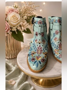 Jolimall embroidery light blue ankle boots size 8